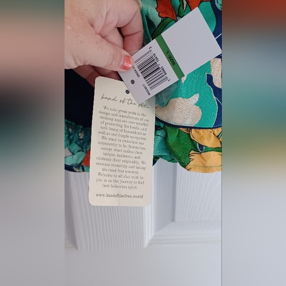 NWT Colorful Band Of The Free Halter Top - Picture 9 of 9